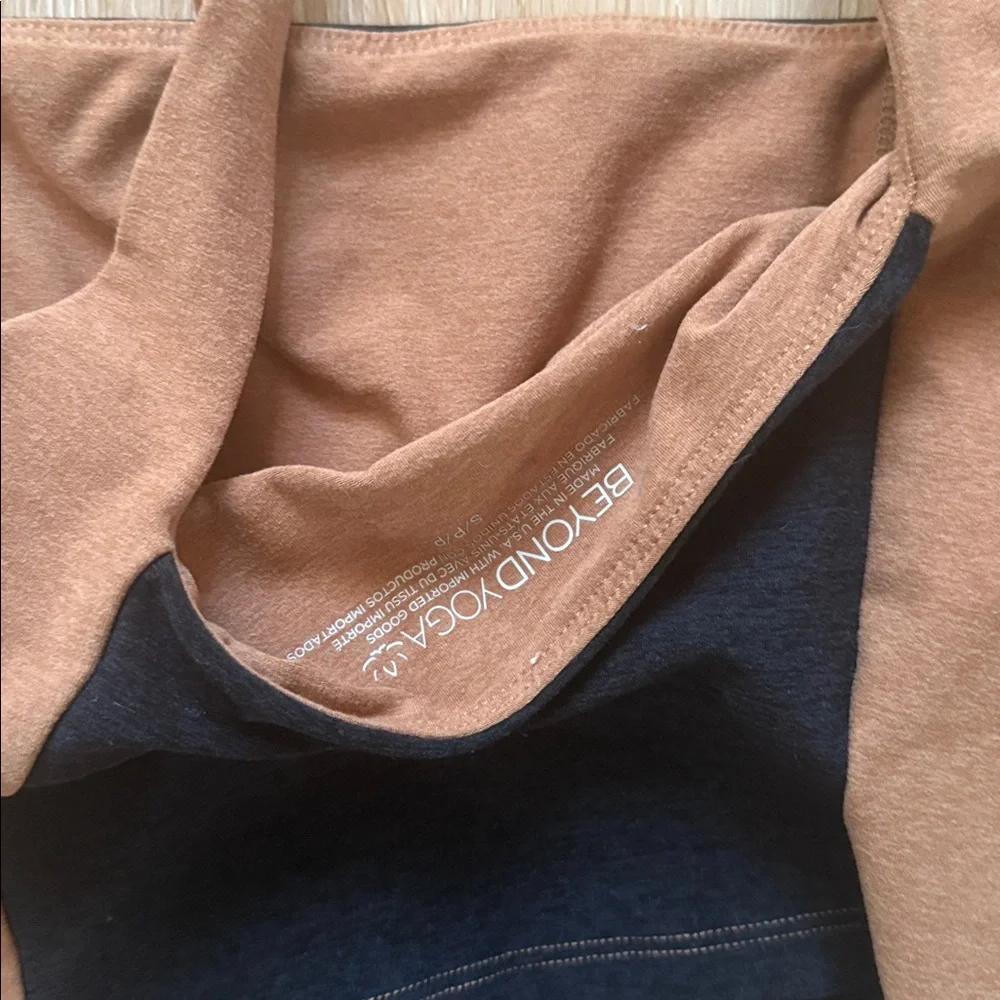 Beyond Yoga Brown and Black Crop Top - Picture 2 of 3